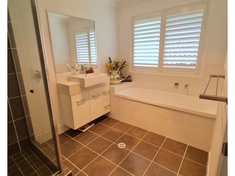 20 Parkland Drive, Crows Nest QLD 4355