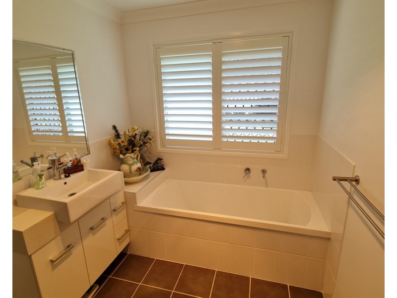 20 Parkland Drive, Crows Nest QLD 4355