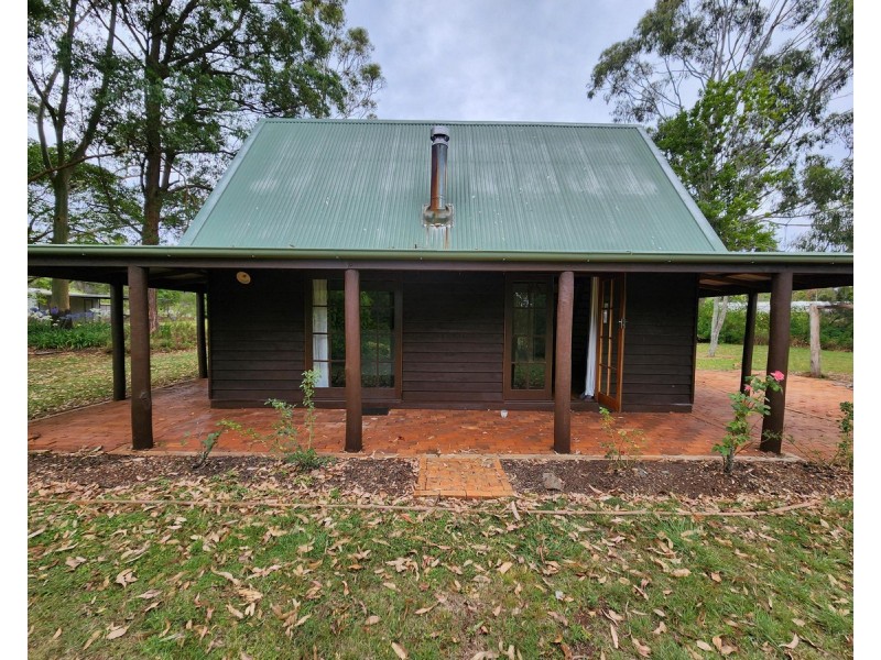 42 Costello Road, Cabarlah QLD 4352