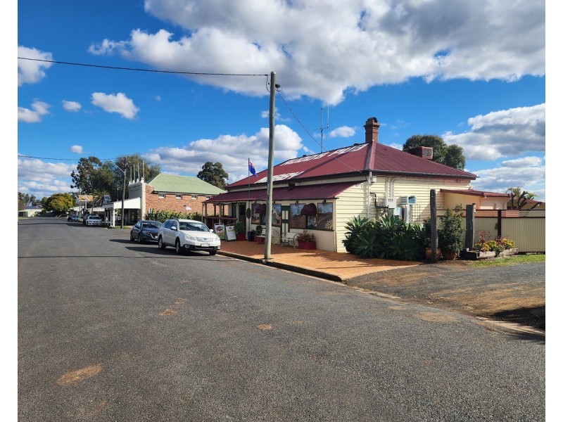 10 TOOTH SREET, Nobby QLD 4360