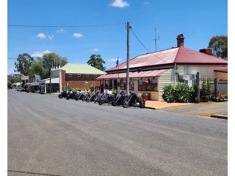10 TOOTH SREET, Nobby QLD 4360