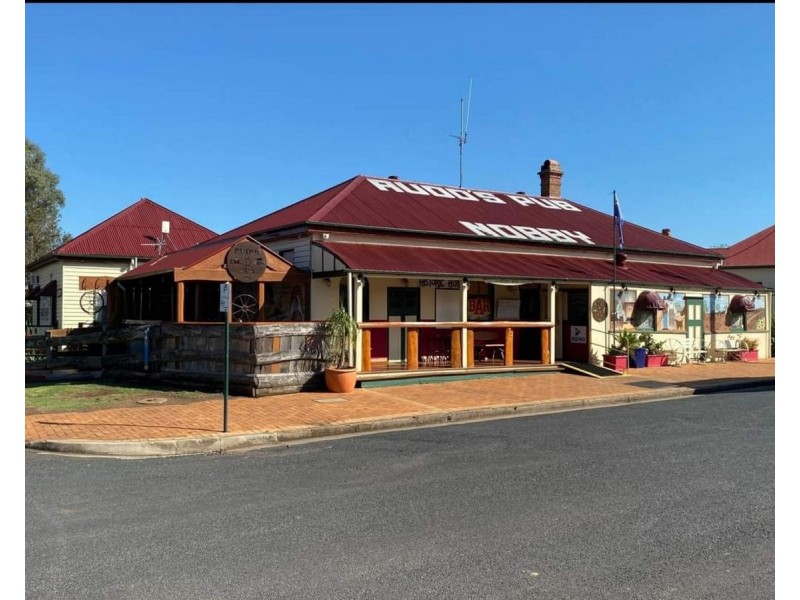 10 TOOTH SREET, Nobby QLD 4360