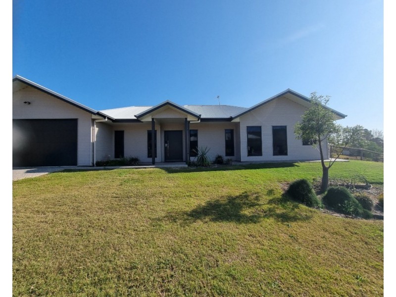 6 Bottle Tree Court, Withcott QLD 4352