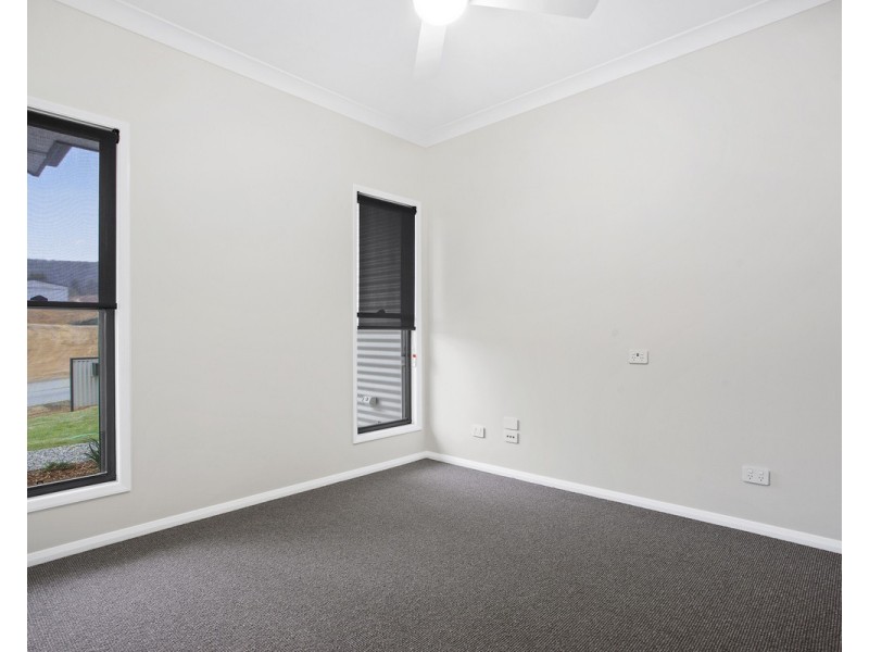 6 Bottle Tree Court, Withcott QLD 4352