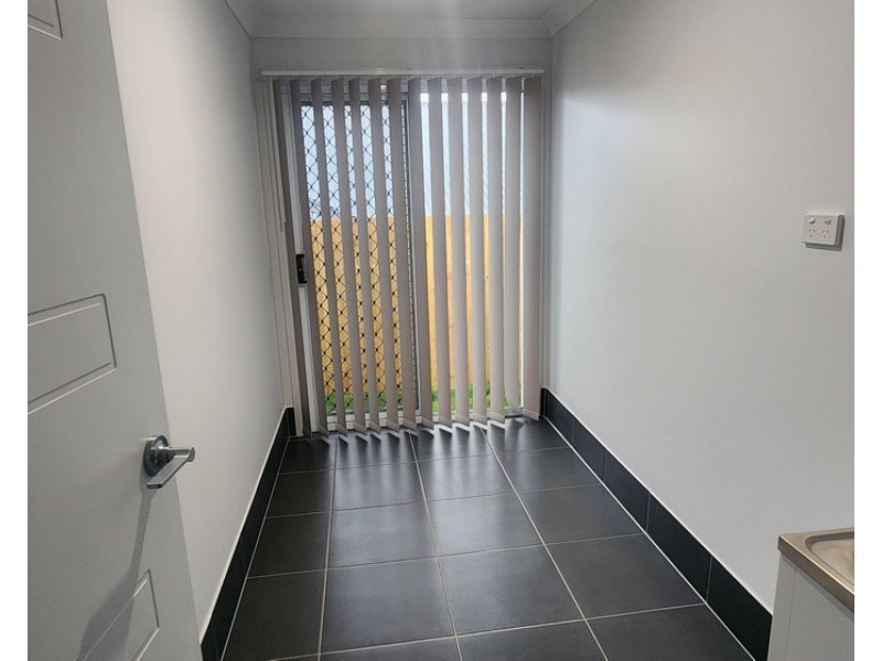 6 Sunrise Street, Glenvale QLD 4350