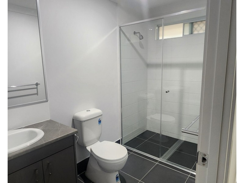 6 Sunrise Street, Glenvale QLD 4350