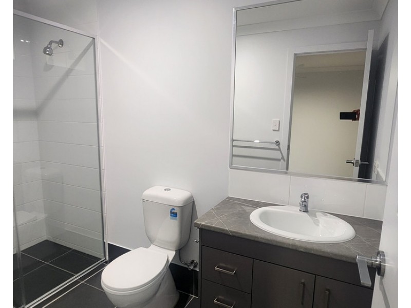 6 Sunrise Street, Glenvale QLD 4350