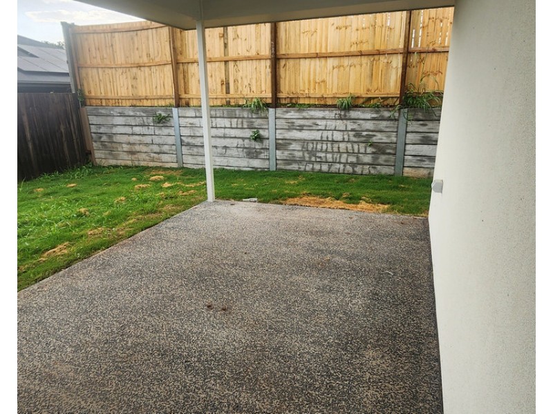 6 Sunrise Street, Glenvale QLD 4350