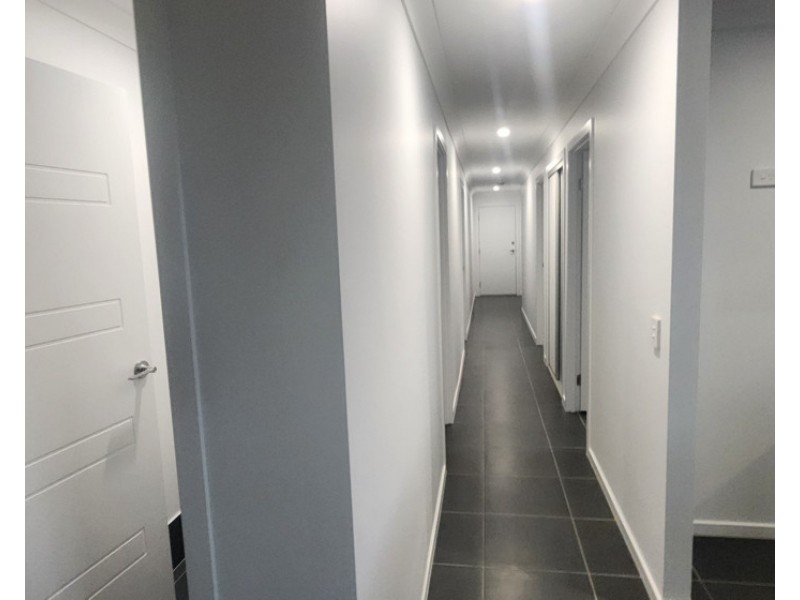 6 Sunrise Street, Glenvale QLD 4350