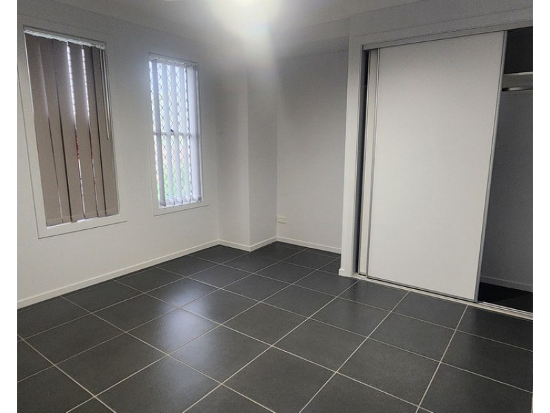 6 Sunrise Street, Glenvale QLD 4350