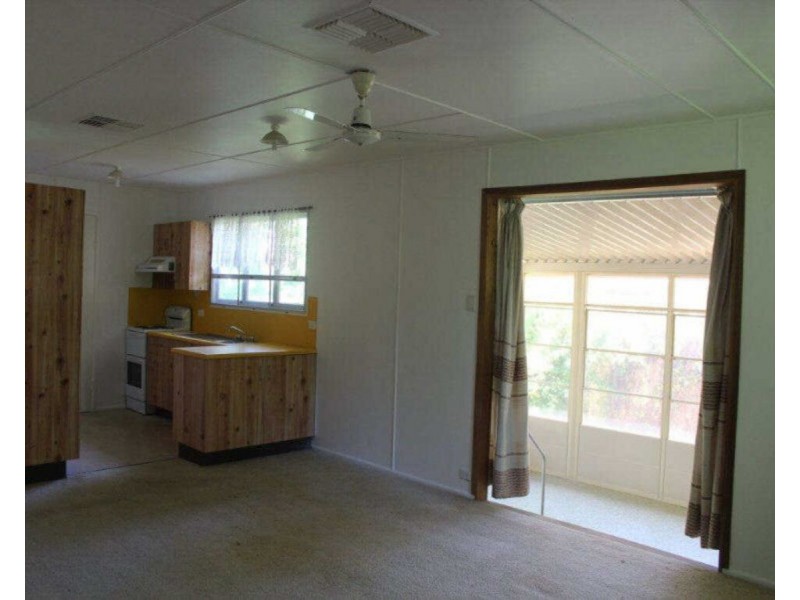 3 Hewitt Street, Moura QLD 4718