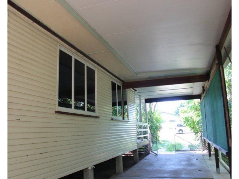 3 Hewitt Street, Moura QLD 4718