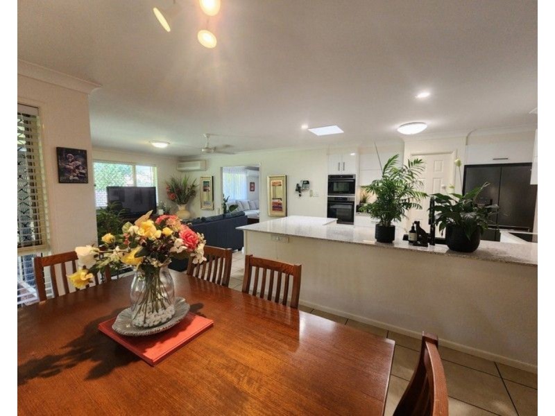 8 Parkway Drive, Highfields QLD 4352