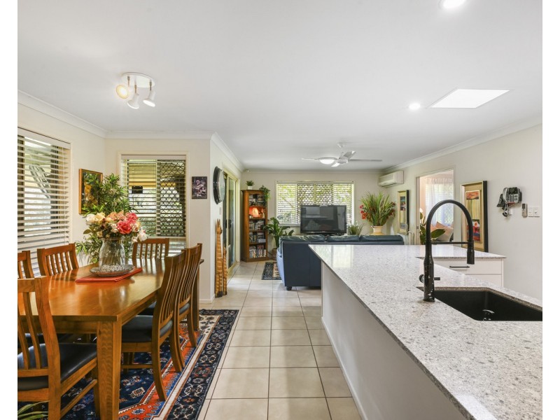 8 Parkway Drive, Highfields QLD 4352