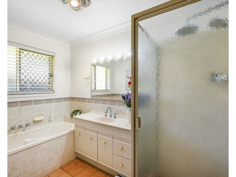 8 Parkway Drive, Highfields QLD 4352