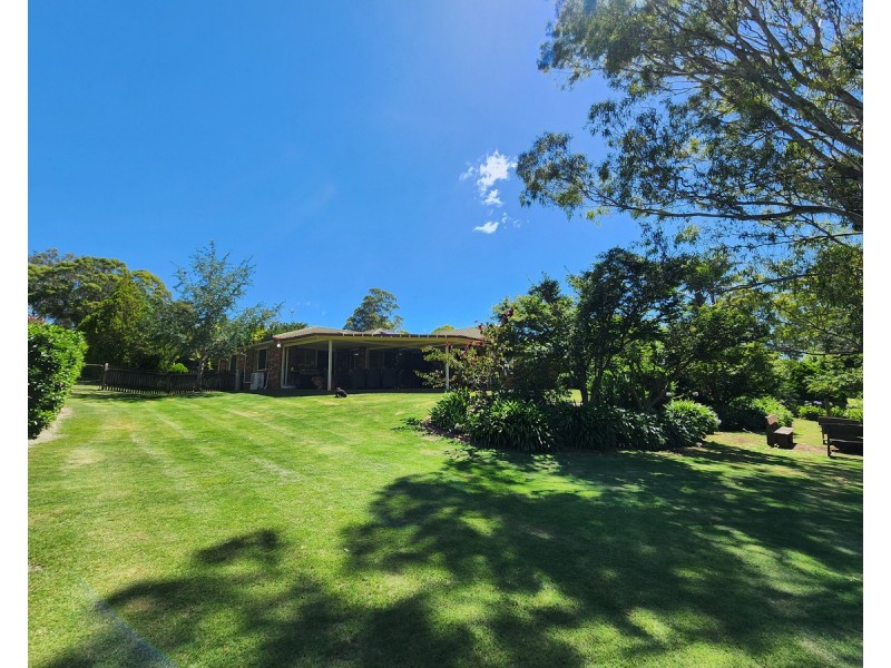 8 Parkway Drive, Highfields QLD 4352