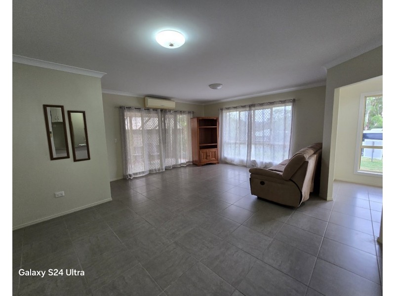 2/6 Vista Court, Withcott QLD 4352