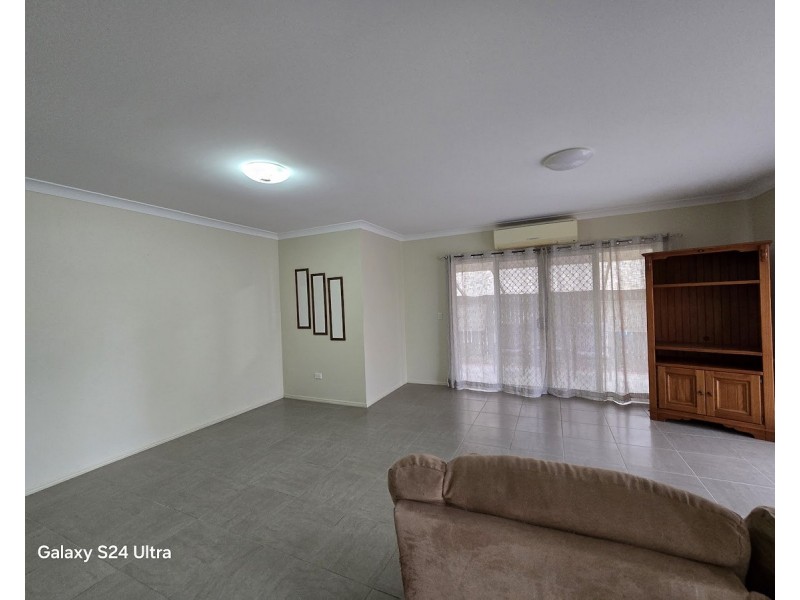 2/6 Vista Court, Withcott QLD 4352