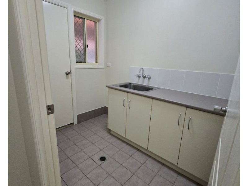 2/6 Vista Court, Withcott QLD 4352