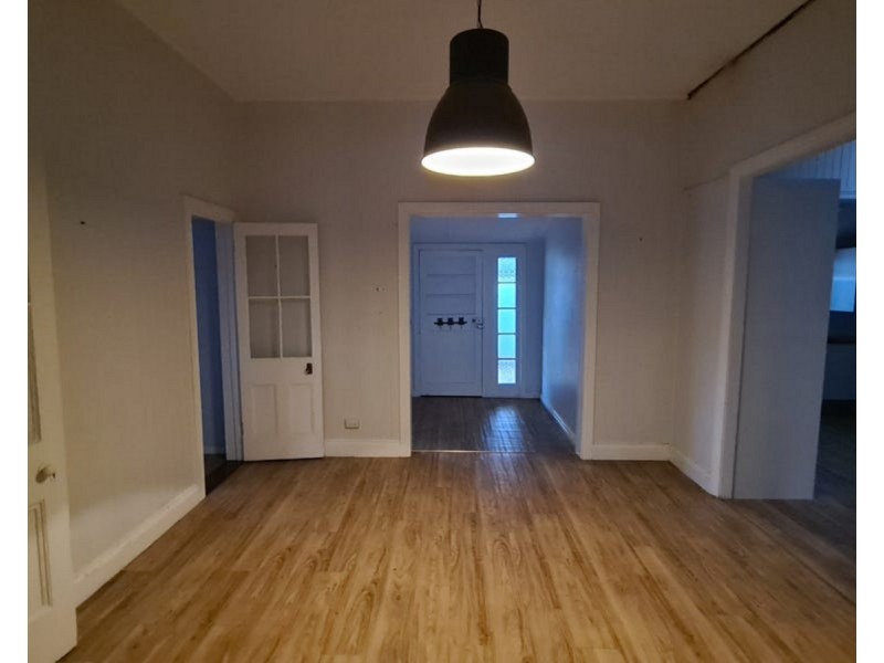 27 Nolan Street, Crows Nest QLD 4355