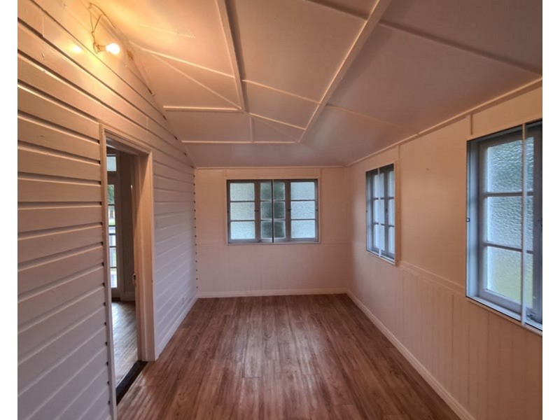 27 Nolan Street, Crows Nest QLD 4355