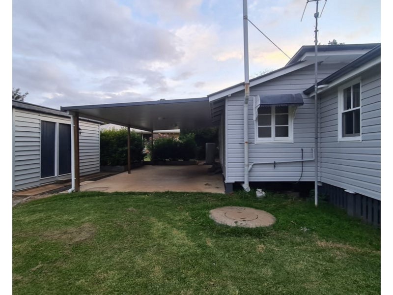 27 Nolan Street, Crows Nest QLD 4355