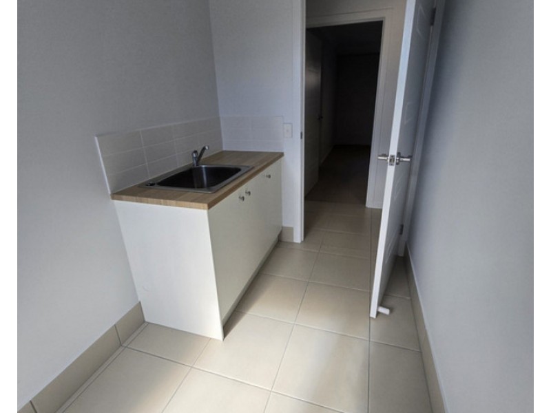 1 Wattle Grove, Harristown QLD 4350