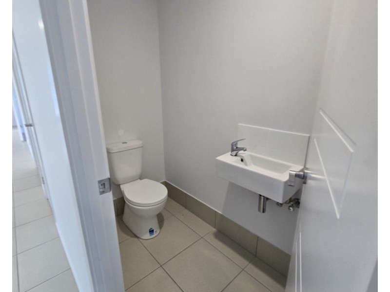 1 Wattle Grove, Harristown QLD 4350