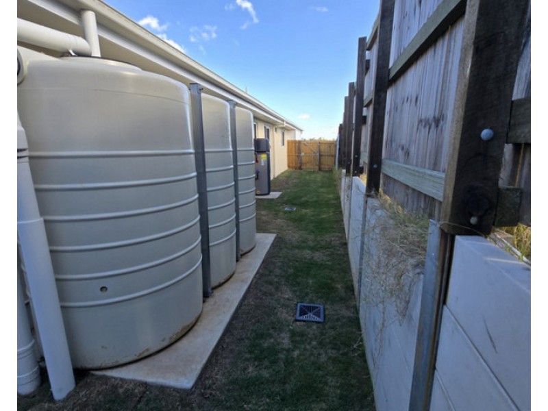 1 Wattle Grove, Harristown QLD 4350