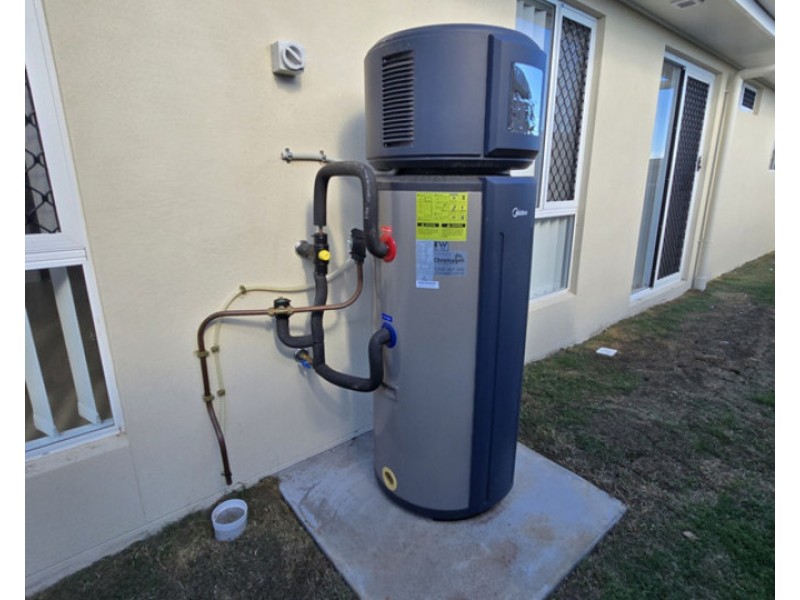 1 Wattle Grove, Harristown QLD 4350