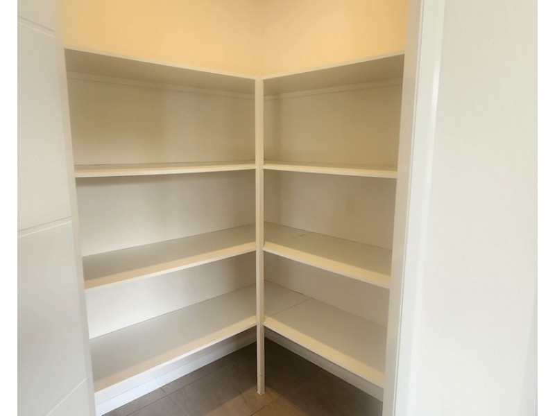 6 Bottle Tree Court, Withcott QLD 4352