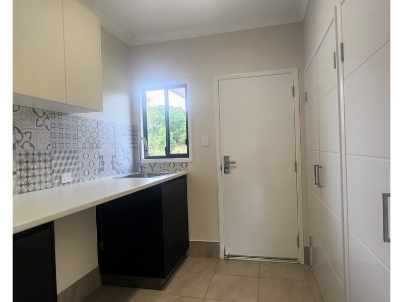 6 Bottle Tree Court, Withcott QLD 4352