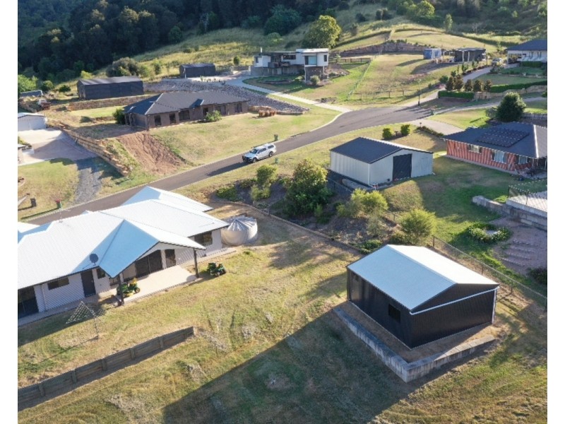 6 Bottle Tree Court, Withcott QLD 4352