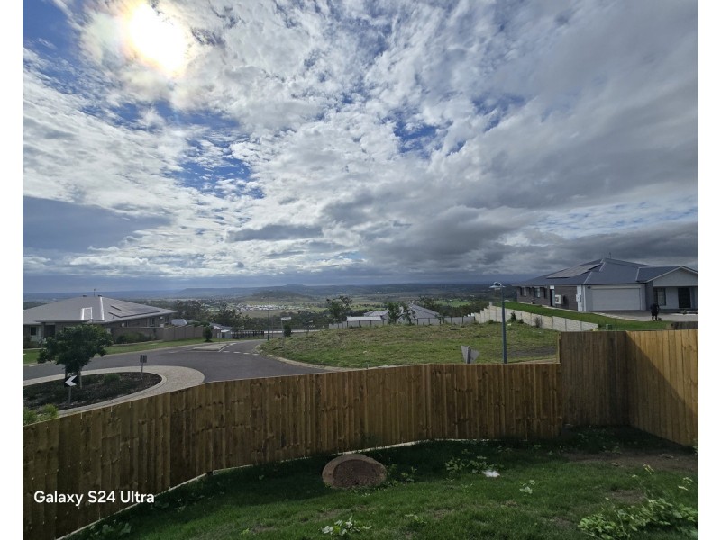 6 Wandsworth Street, Cranley QLD 4350