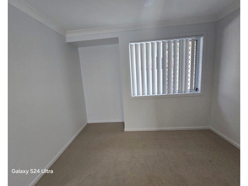 6 Wandsworth Street, Cranley QLD 4350