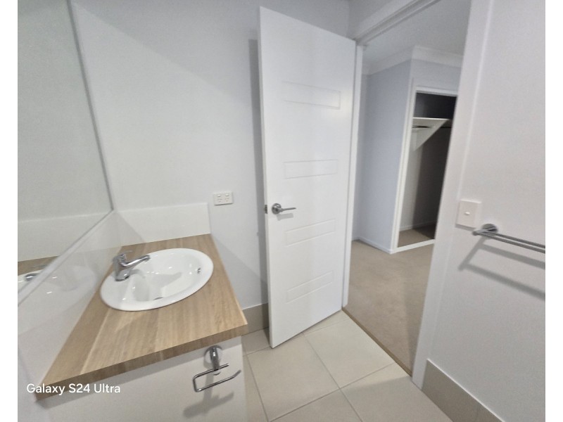 6 Wandsworth Street, Cranley QLD 4350