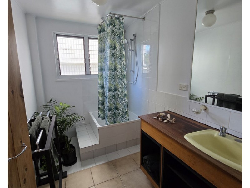 15 Albert Street, Goombungee QLD 4354