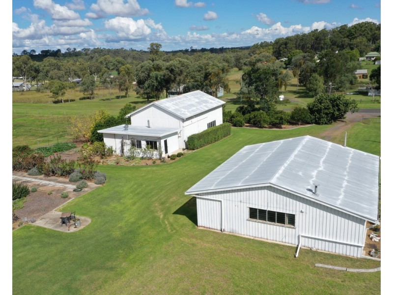 15 Albert Street, Goombungee QLD 4354