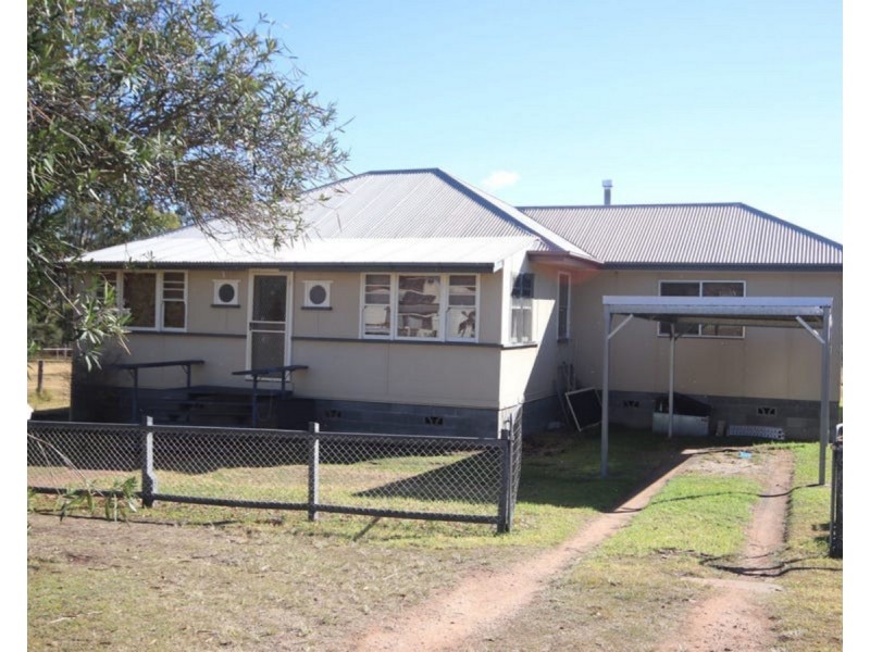 28 Albert Street, Crows Nest QLD 4355