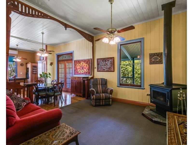 127 Koreelah Street, Upper Lockyer QLD 4352