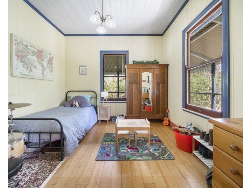 127 Koreelah Street, Upper Lockyer QLD 4352