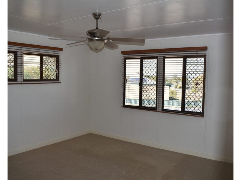 12 Station Street, Helidon QLD 4344