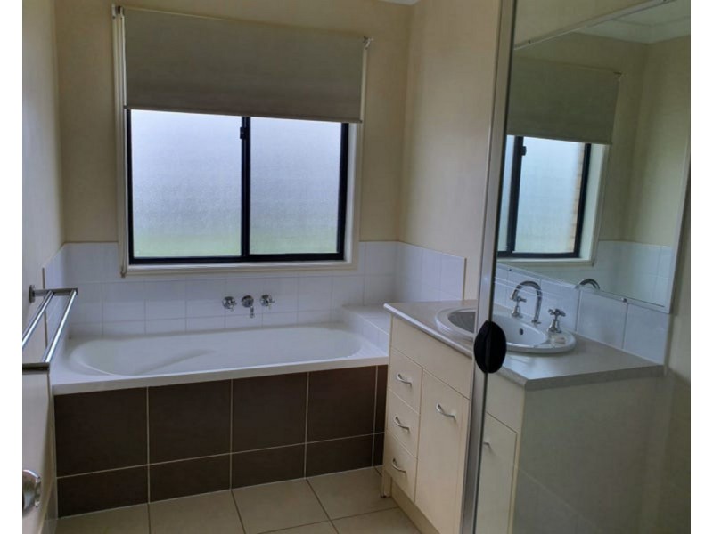 9 Carly Drive, Helidon QLD 4344