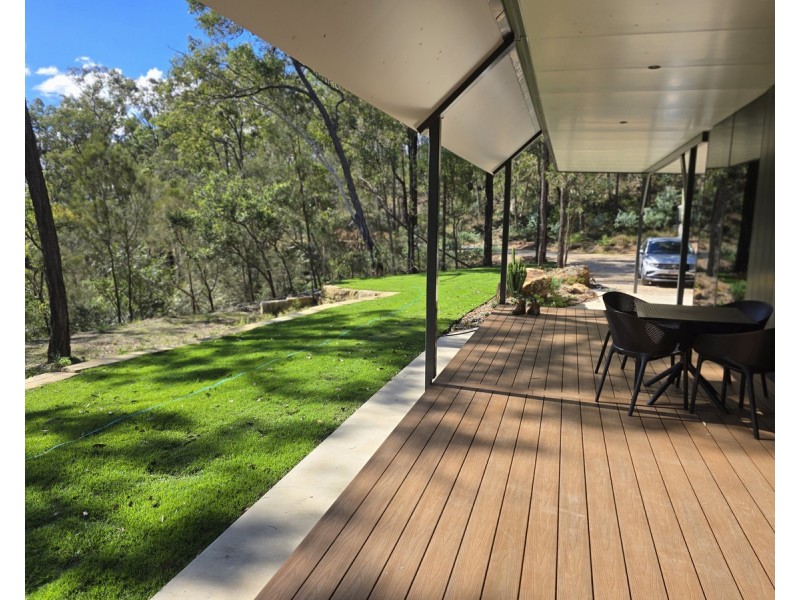 100 Debra Street, Withcott QLD 4352