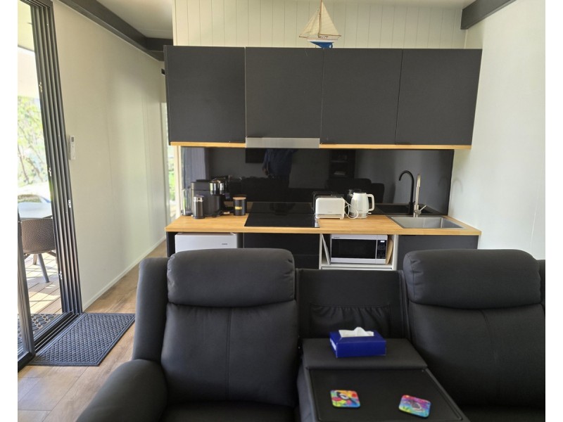 100 Debra Street, Withcott QLD 4352