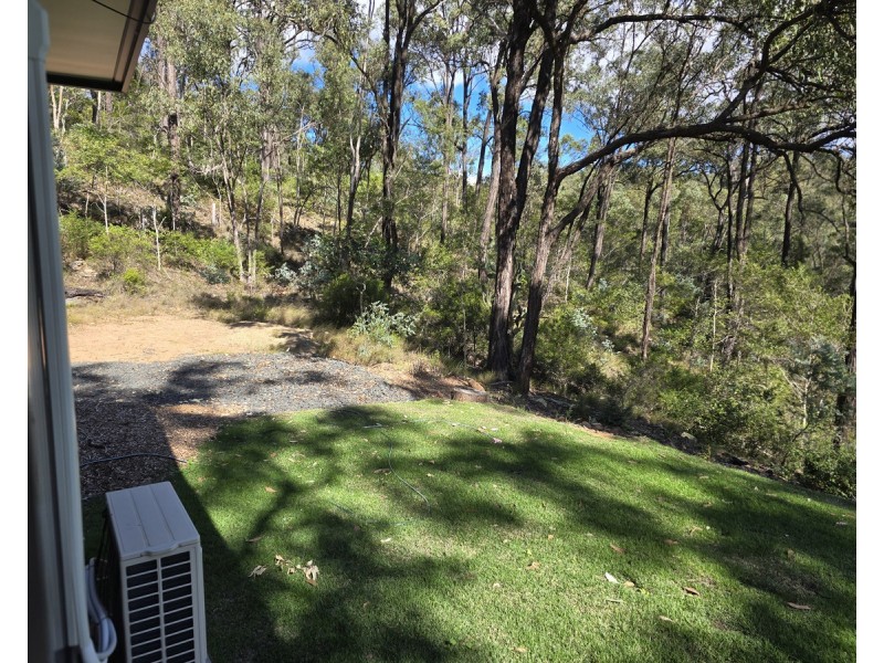 100 Debra Street, Withcott QLD 4352