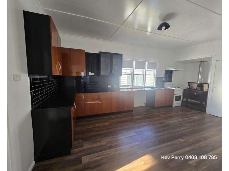 34 Denham Street, Peranga QLD 4352