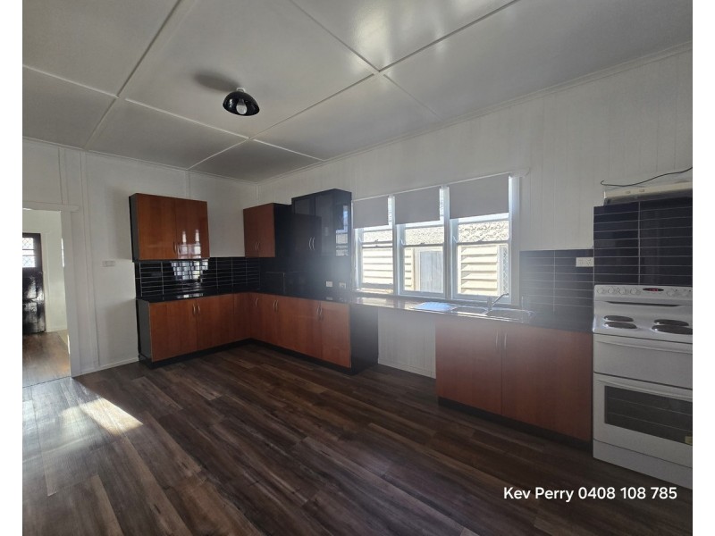 34 Denham Street, Peranga QLD 4352