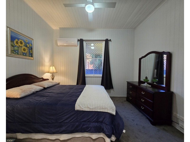270 James Street, Newtown QLD 4350