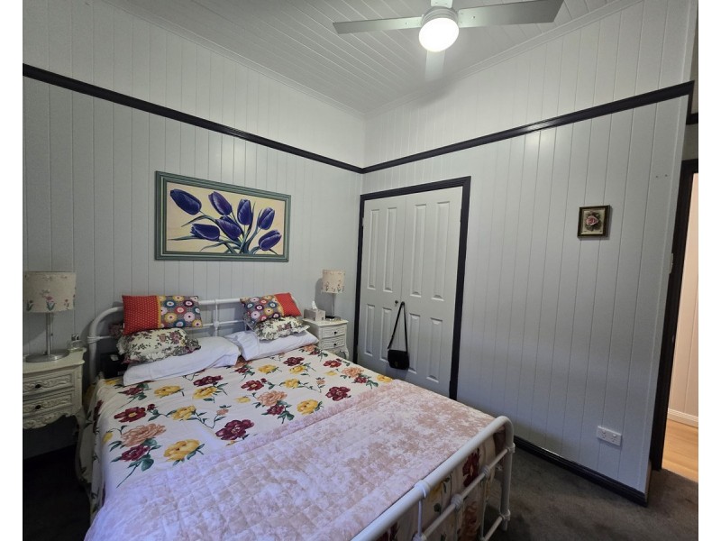 270 James Street, Newtown QLD 4350